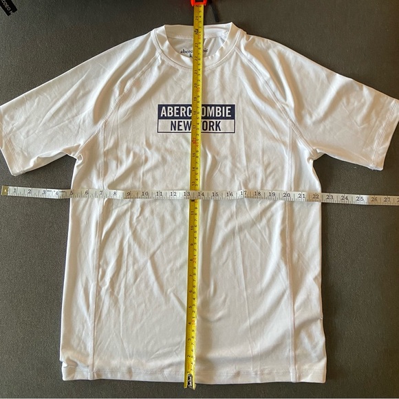 Abercrombie & Fitch Rashguard (kids 14, women’s small) 
Never worn, brand new - Picture 3 of 4